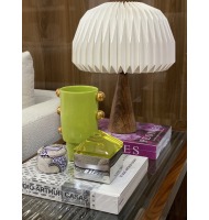 Caixa base metal fosco e acrílico verde neon pirâmide